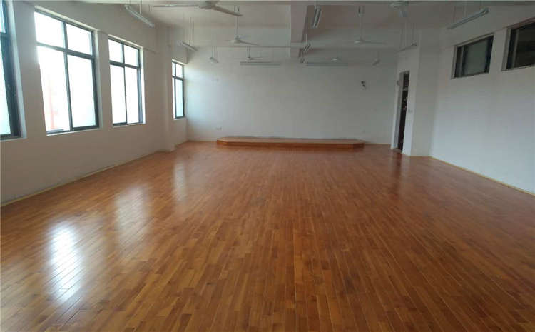 黑龍江柞木體育木地板廠家報(bào)價(jià)