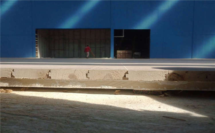 天津專業(yè)體育場地板價格及圖片