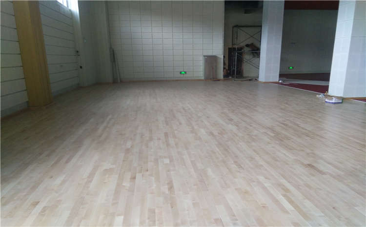 體育館木地板單層龍骨與雙層龍骨存在哪些區(qū)別？