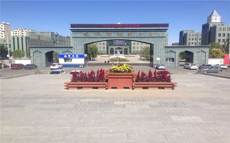 學校乒乓球館木地板造價是的多少？