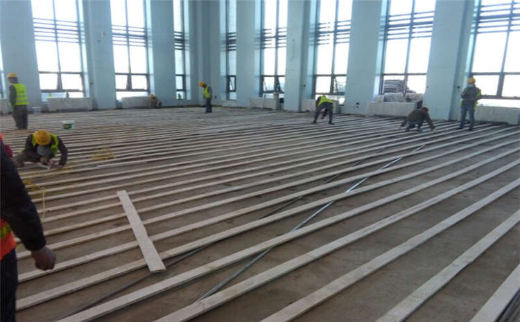 家用實木地板和以當籃球場地