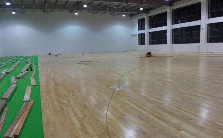 學(xué)校舞臺(tái)運(yùn)動(dòng)木地板哪個(gè)品牌好?
