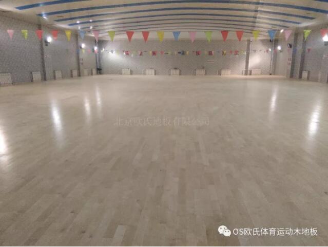 北京師范大學附屬二中多功能廳木地板成功案例 北京師范大學附屬二中多功能廳木地板成功案例