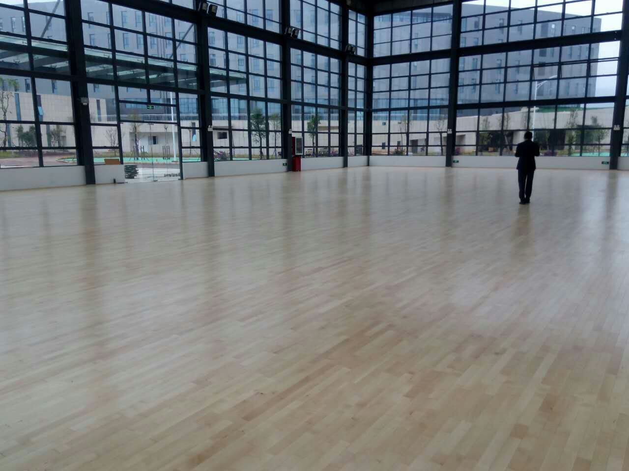 體育木地板珠海市金灣區(qū)中航花園羽毛球館項目 體育木地板珠海市金灣區(qū)中航花園羽毛球館項目